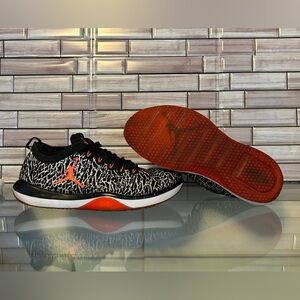 Jordan trainer 1 low elephant infrared.Size11.Used. Authentic. Good condition